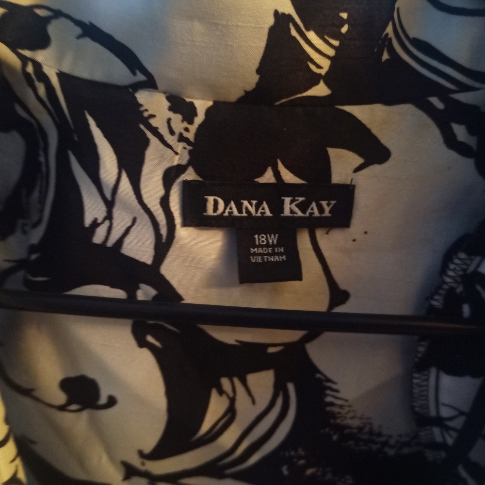 Dana Kay 18W formal blazer - Picture 2 of 2